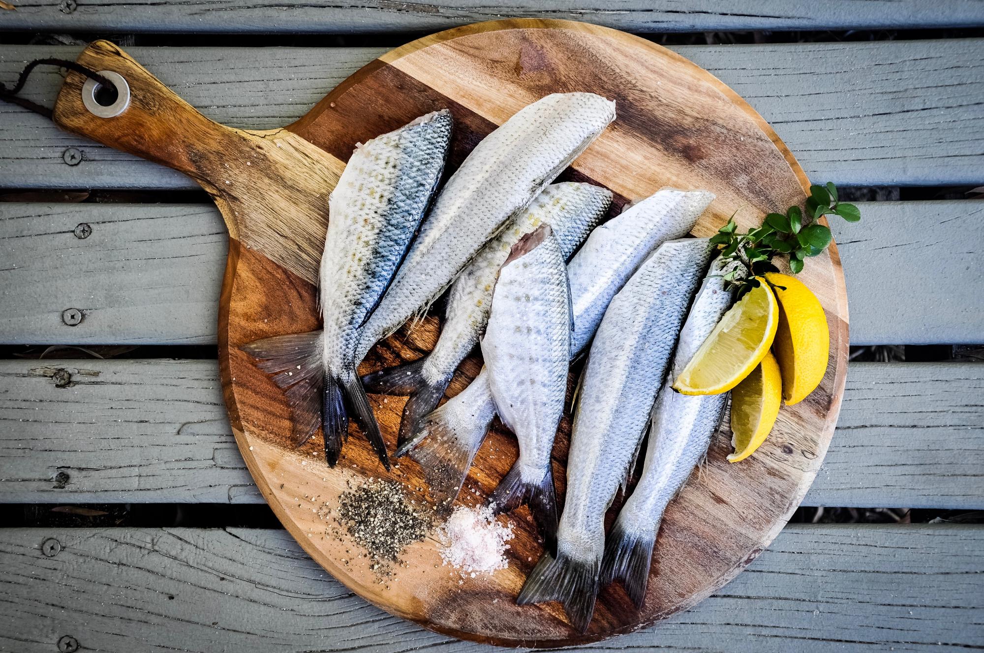 17-04-2019--choosing-wonderful-fresh-fish-for-easter